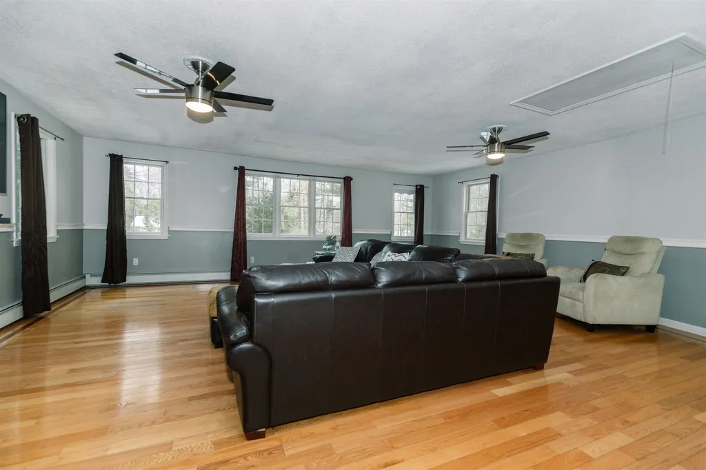 3 Tartan Court Danville NH 03819