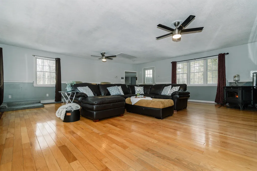 3 Tartan Court Danville NH 03819
