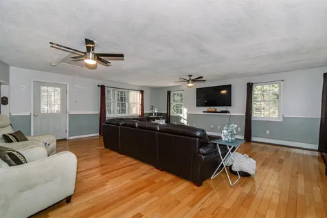 3 Tartan Court Danville NH 03819
