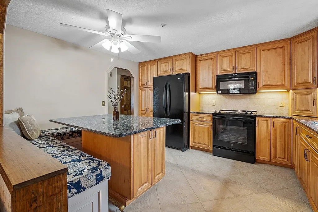 11 Dattillo Road Derry NH 03038