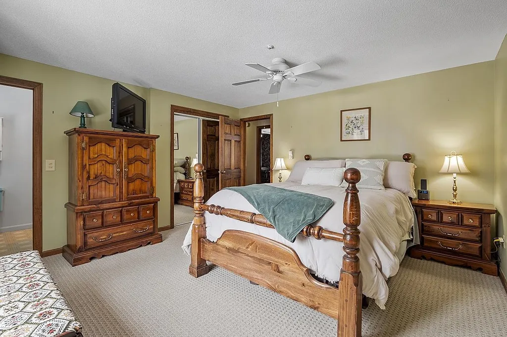 11 Dattillo Road Derry NH 03038