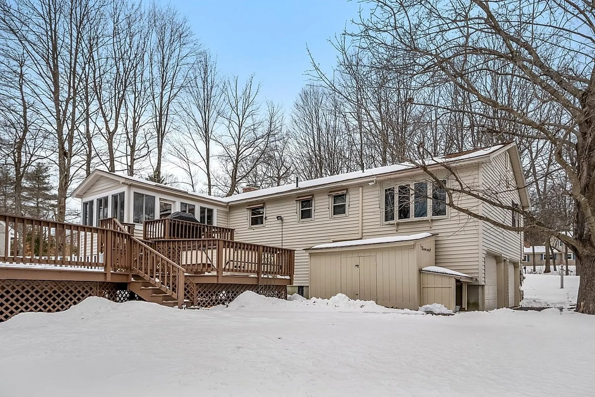 11 Dattillo Road Derry NH 03038