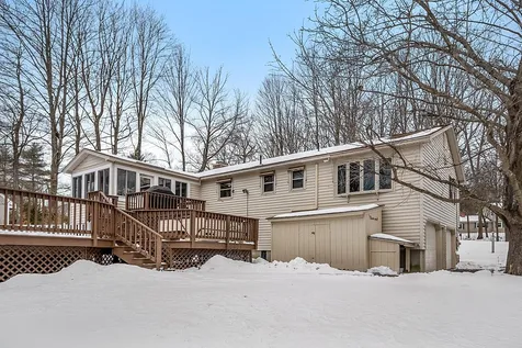 11 Dattillo Road Derry NH 03038