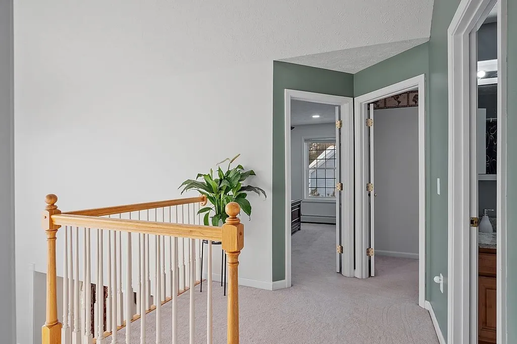 12 Dove Road Hooksett NH 03106