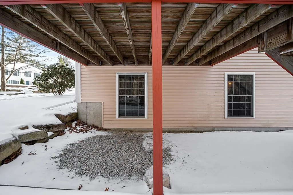 12 Dove Road Hooksett NH 03106