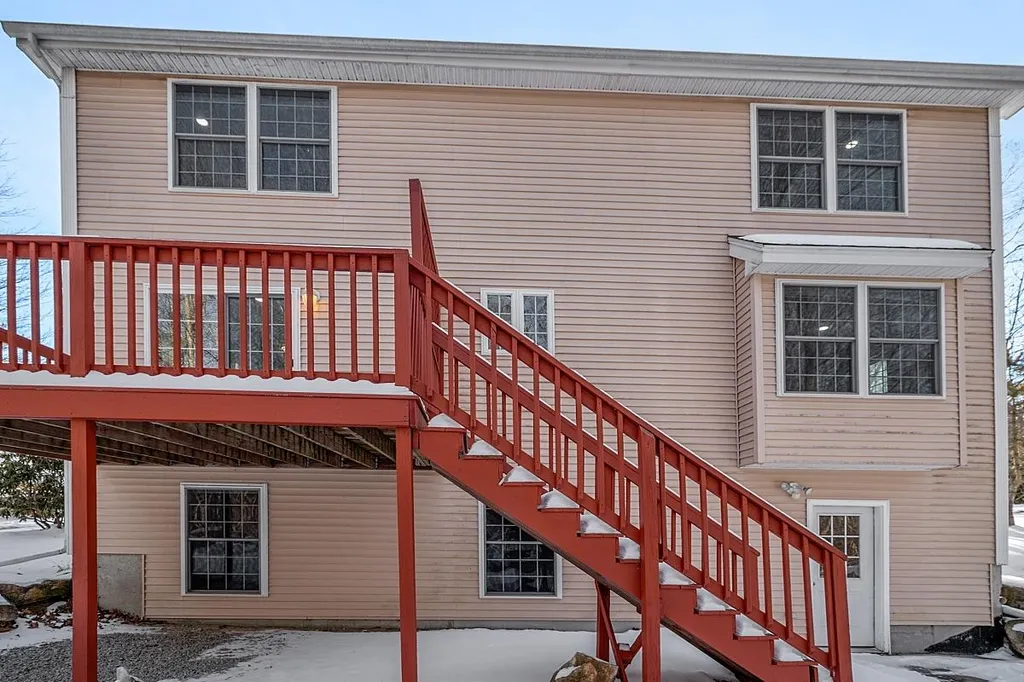 12 Dove Road Hooksett NH 03106