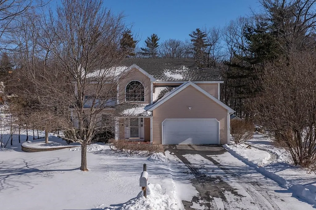 12 Dove Road Hooksett NH 03106