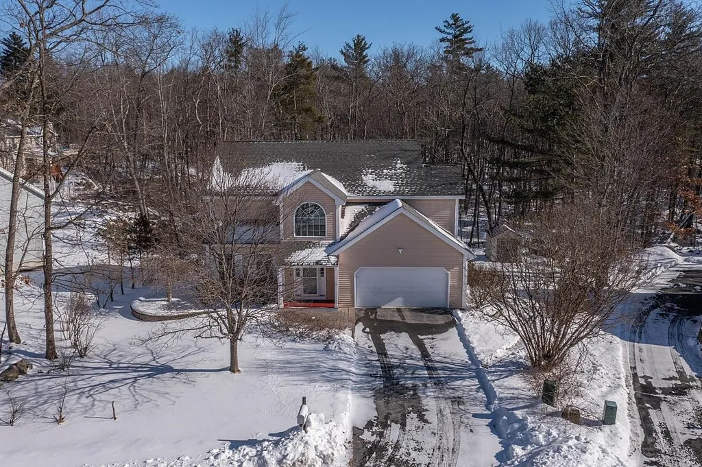 12 Dove Road Hooksett NH 03106