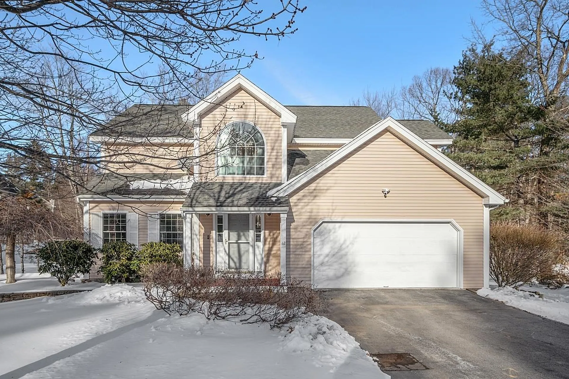 12 Dove Road Hooksett NH 03106