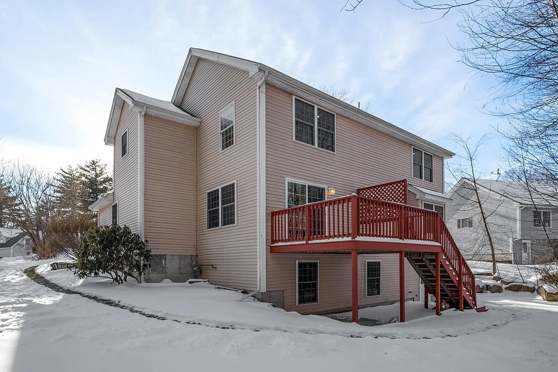 12 Dove Road Hooksett NH 03106