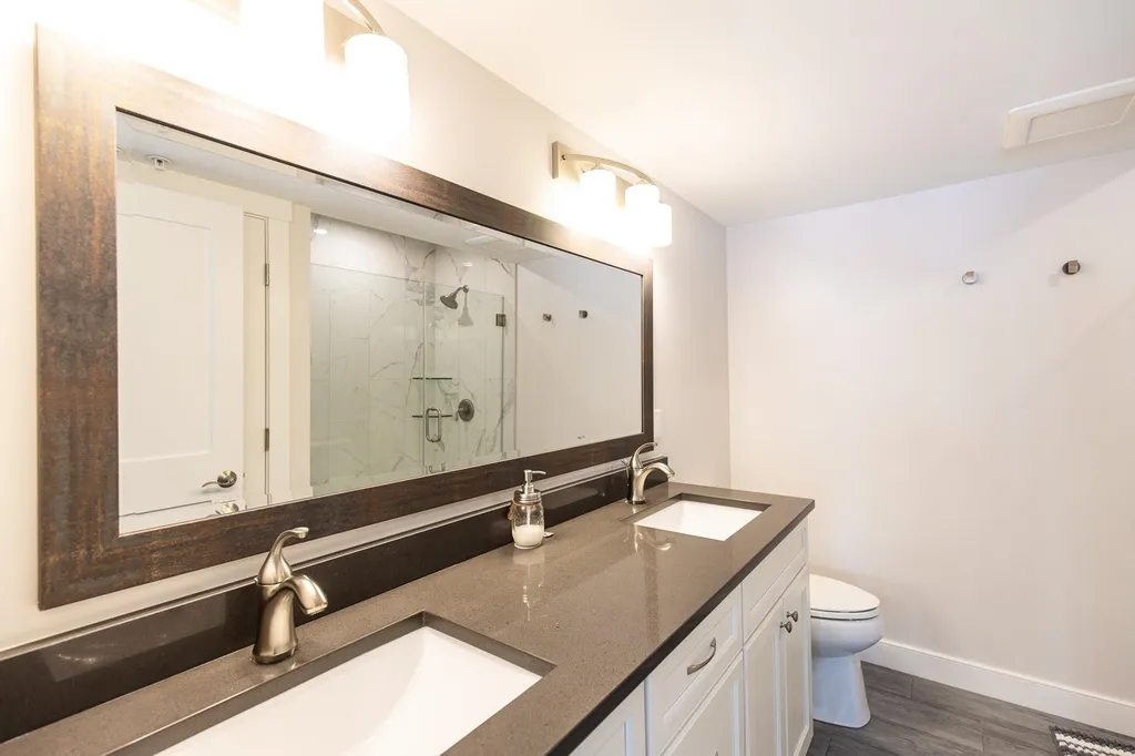 2075 Lafayette Road Portsmouth NH 03801