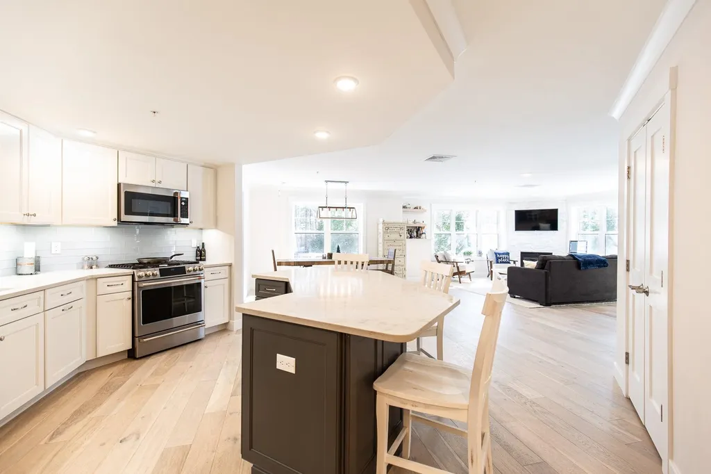2075 Lafayette Road Portsmouth NH 03801