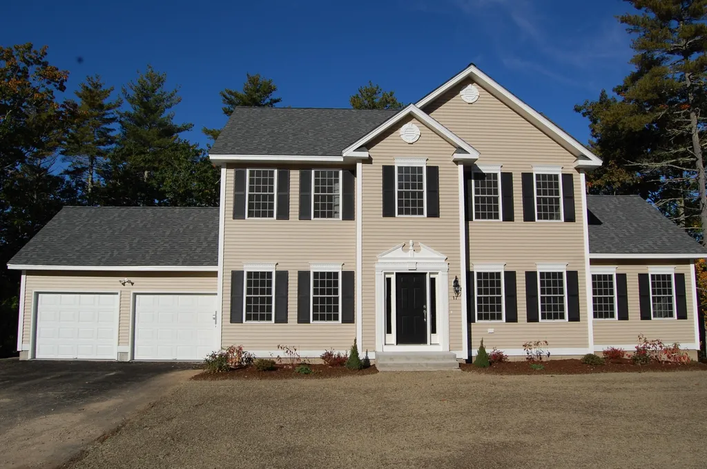 17 Huntington Ridge Road Bedford NH 03110