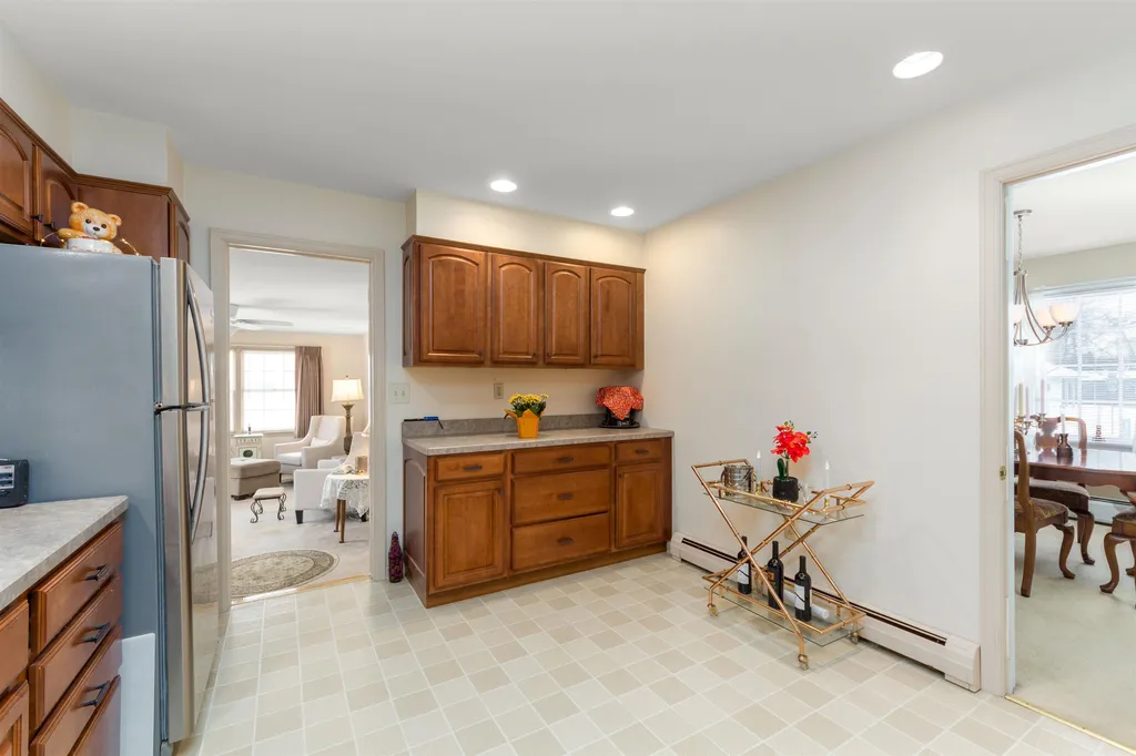 15 Woodridge Drive Burlington VT 05408