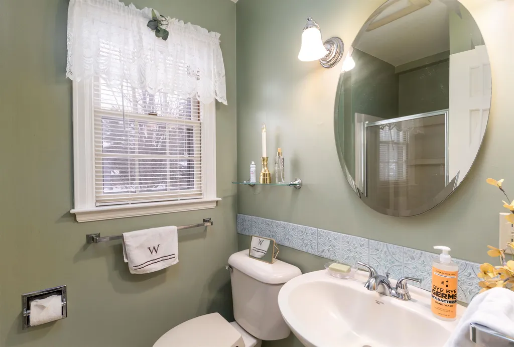 15 Woodridge Drive Burlington VT 05408