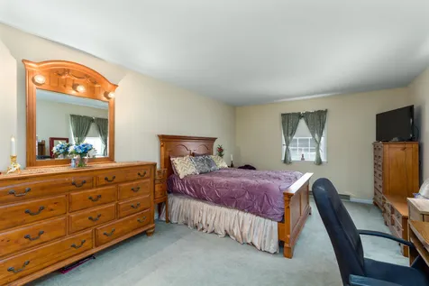 15 Woodridge Drive Burlington VT 05408