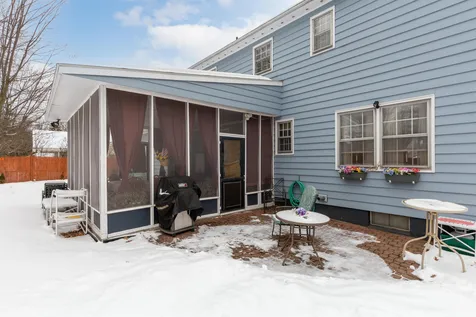 15 Woodridge Drive Burlington VT 05408