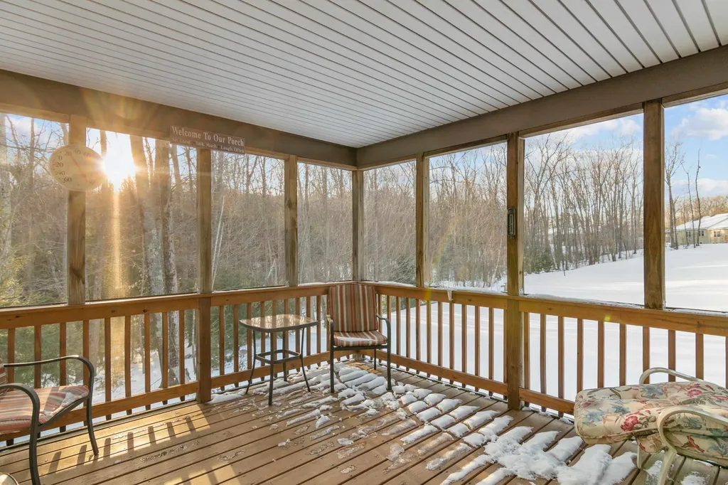 8r Indian Hill Road Derry NH 03038