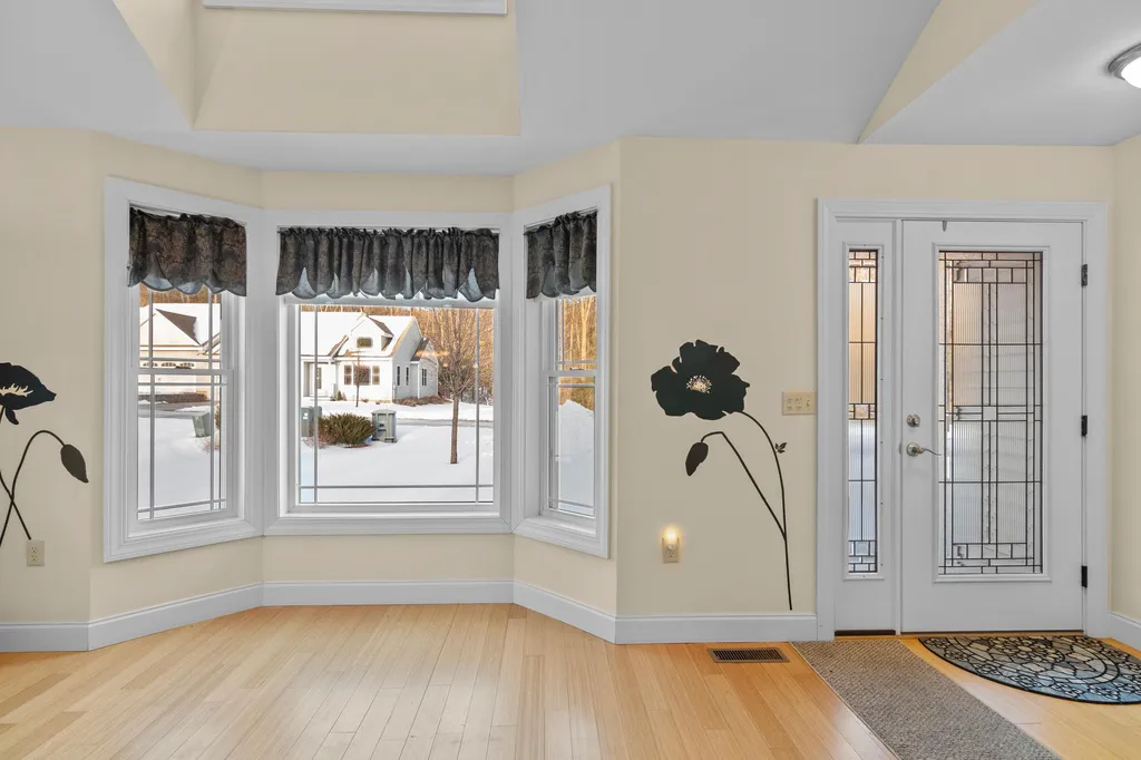 8r Indian Hill Road Derry NH 03038