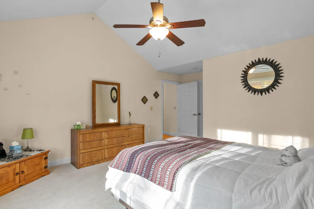 8r Indian Hill Road Derry NH 03038