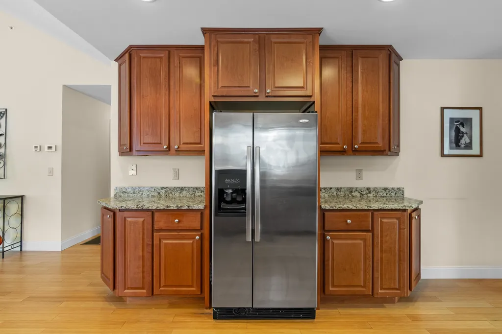 8r Indian Hill Road Derry NH 03038
