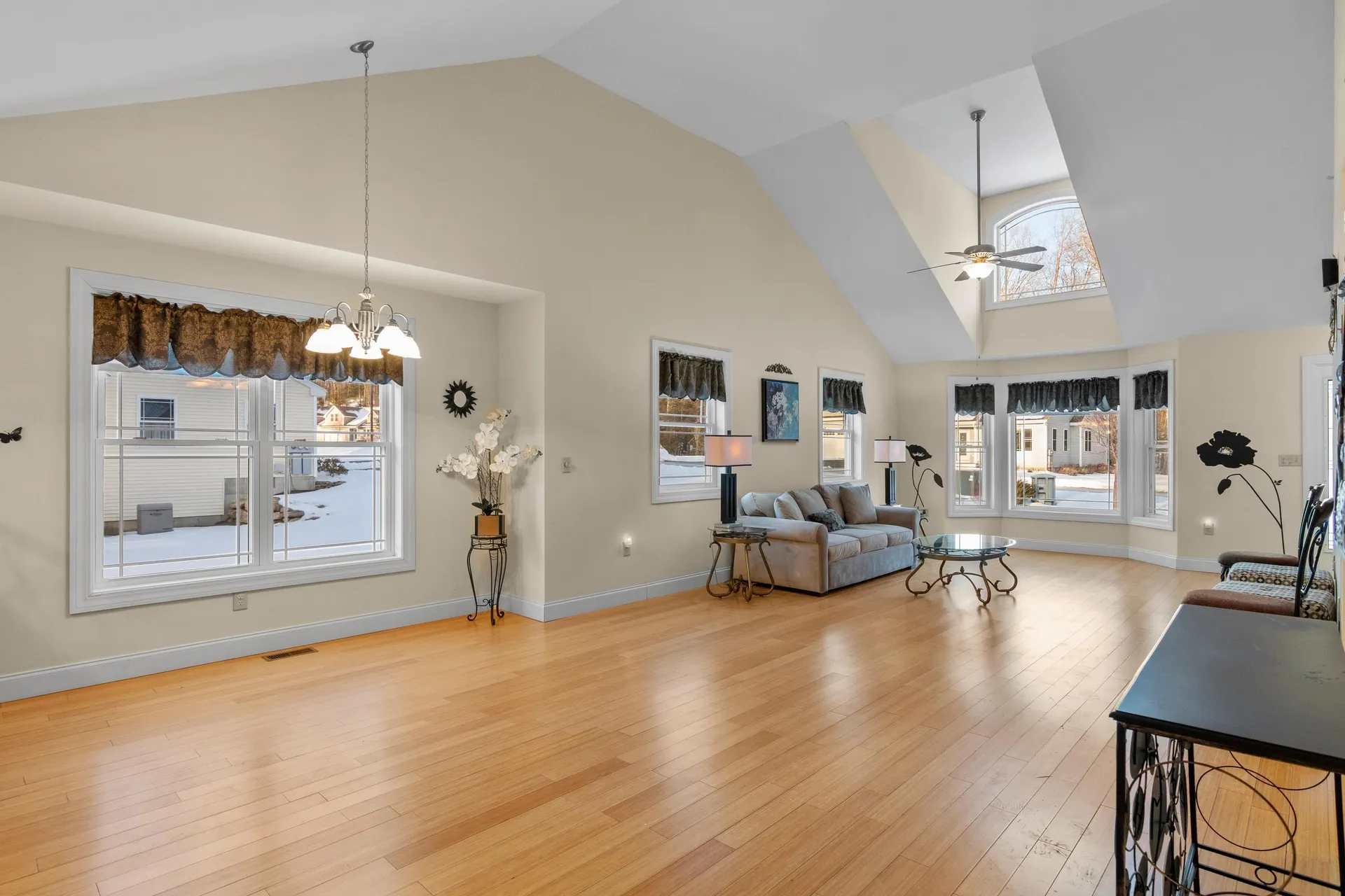8r Indian Hill Road Derry NH 03038