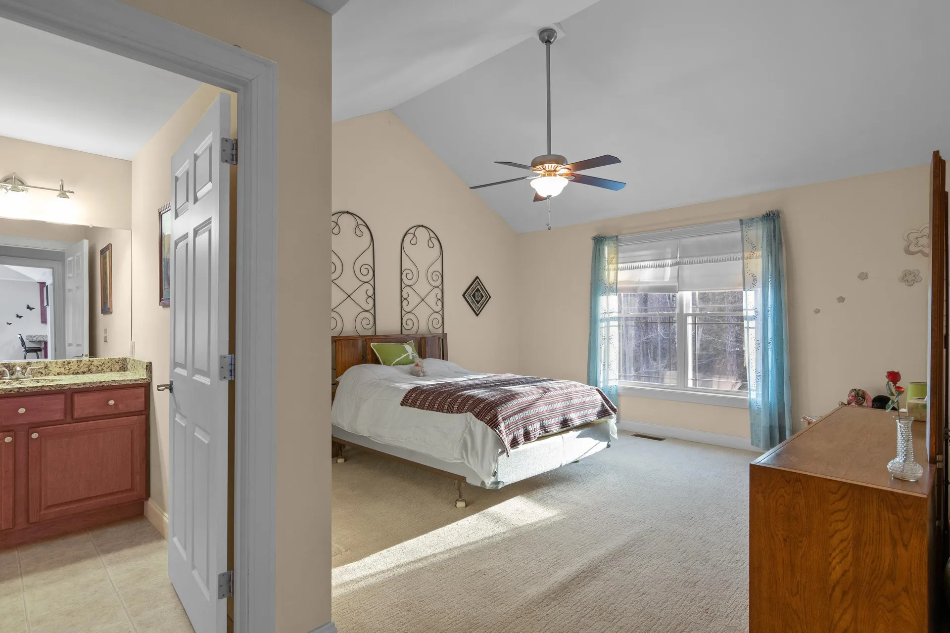 8r Indian Hill Road Derry NH 03038