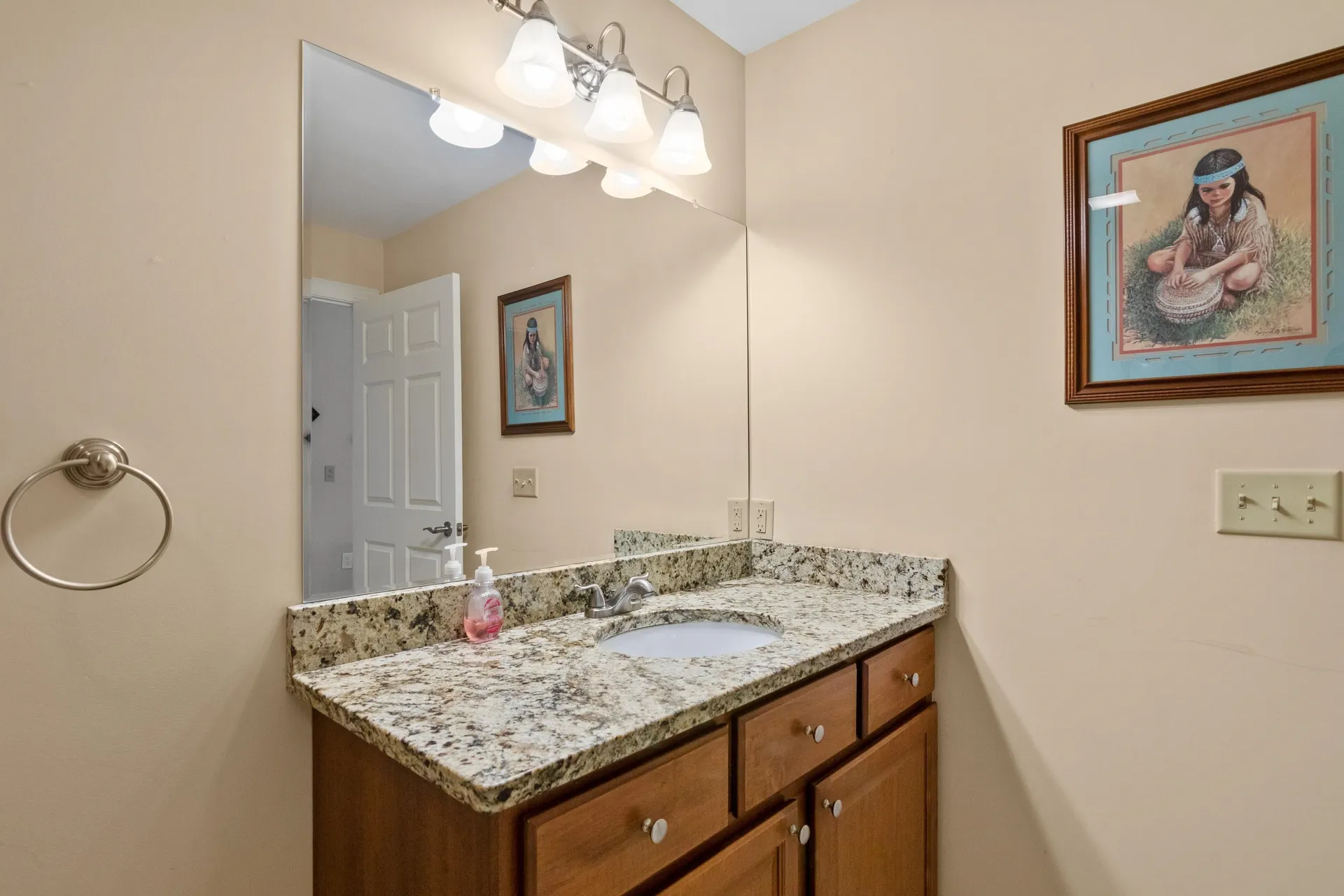 8r Indian Hill Road Derry NH 03038