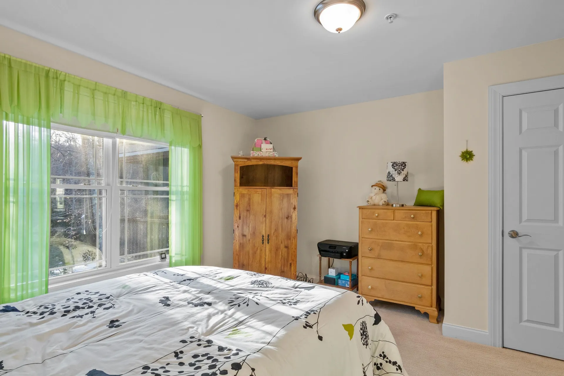 8r Indian Hill Road Derry NH 03038