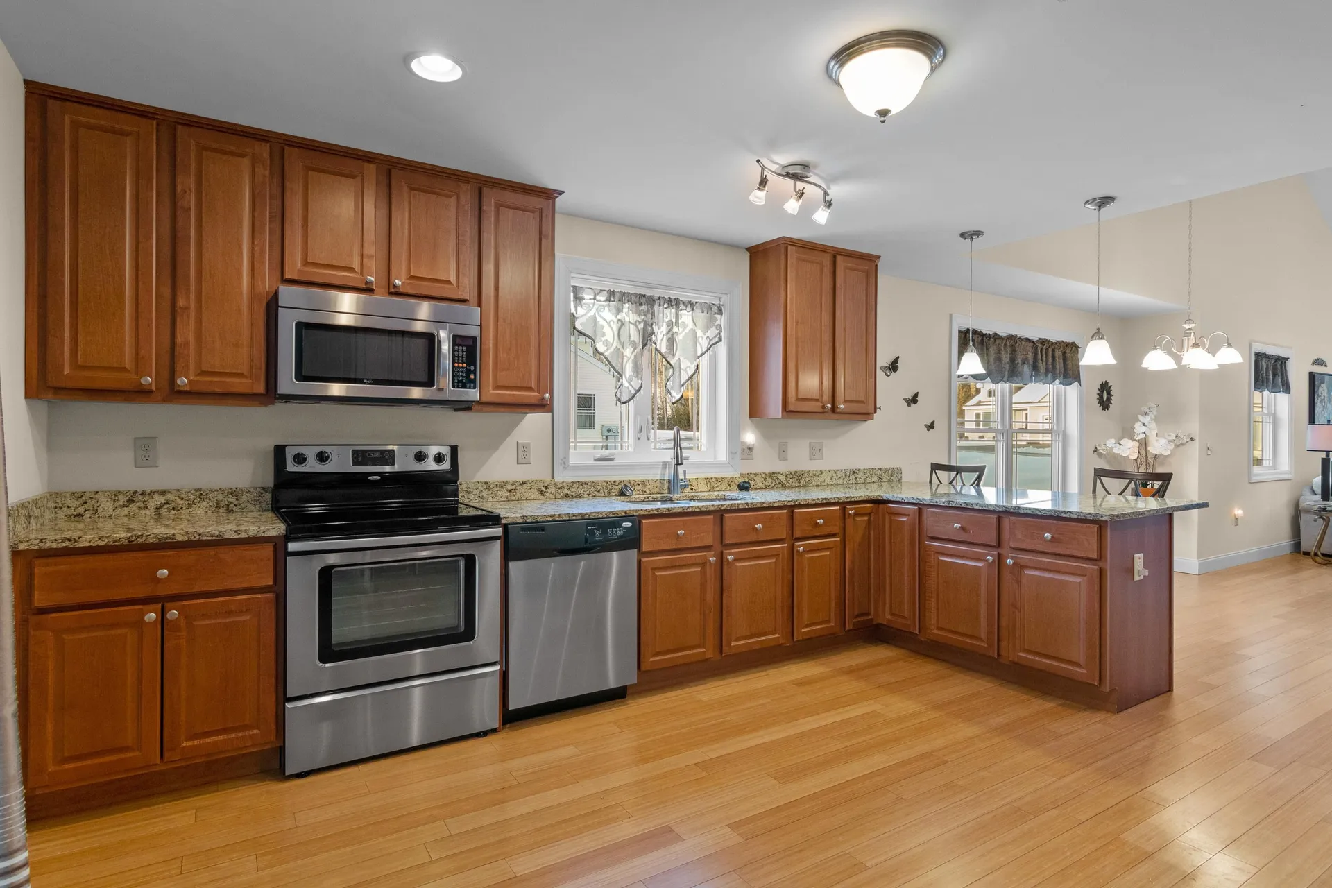 8r Indian Hill Road Derry NH 03038