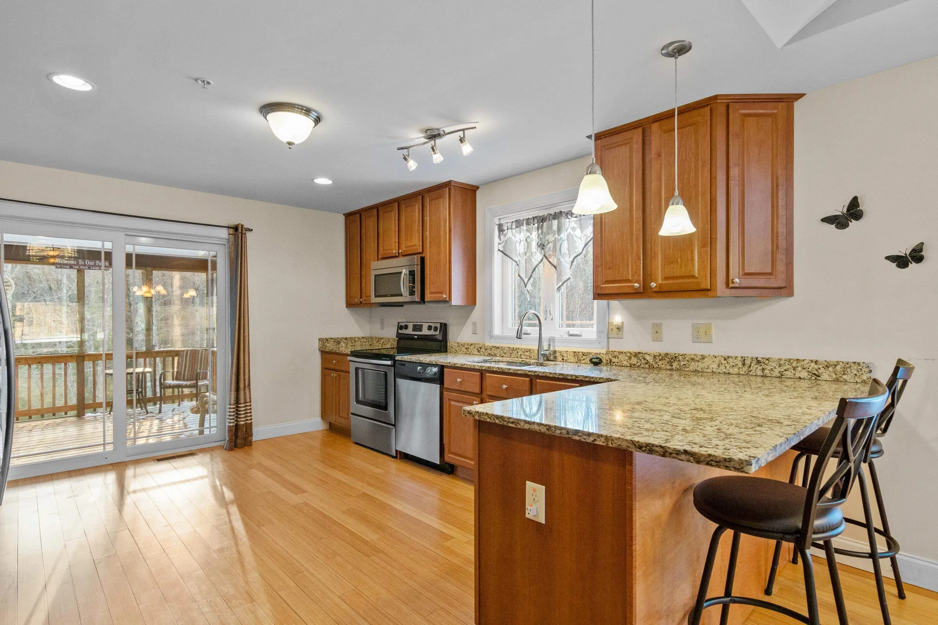 8r Indian Hill Road Derry NH 03038