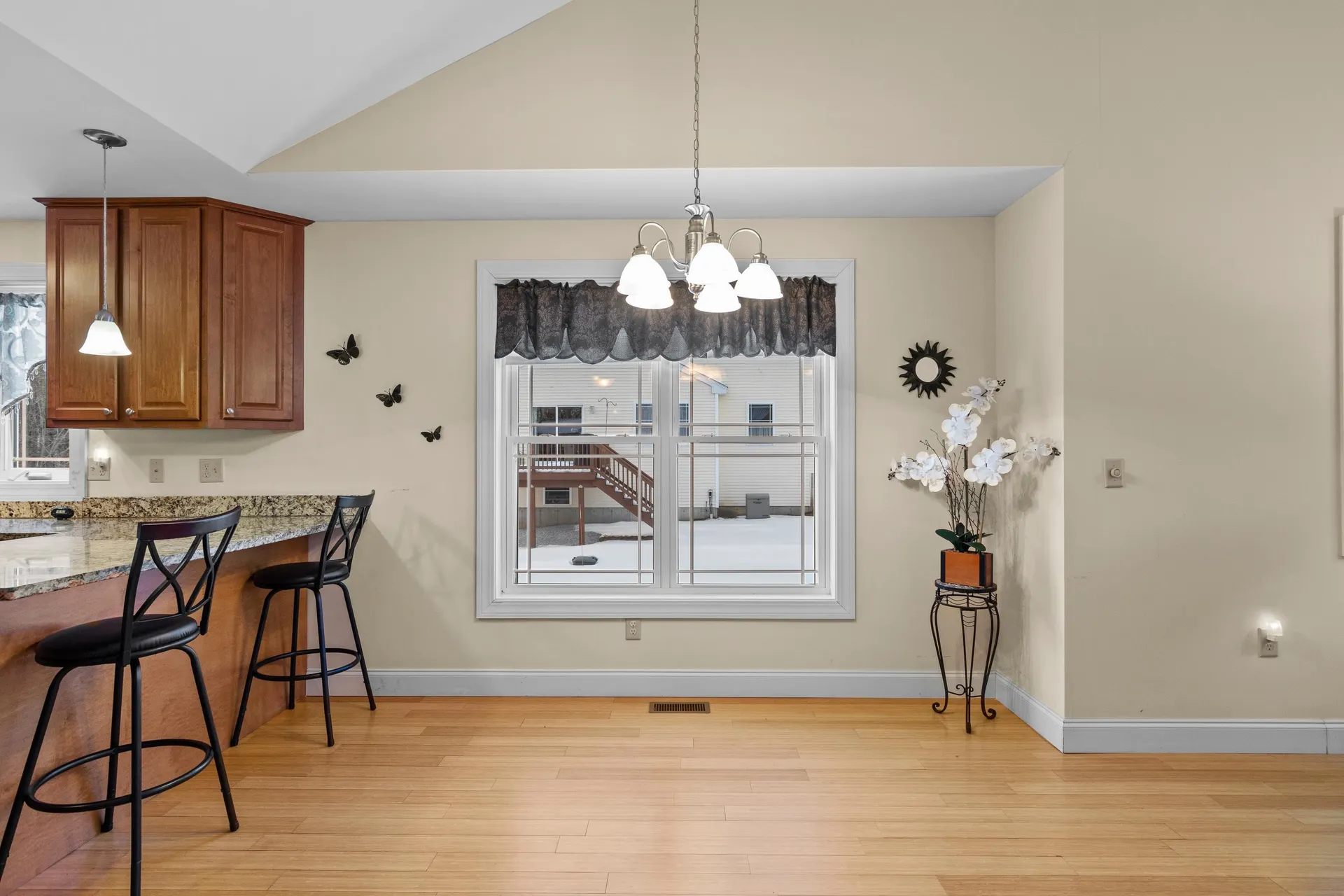 8r Indian Hill Road Derry NH 03038