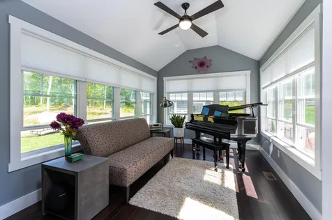 22 Kendall Lane Raymond NH 03077