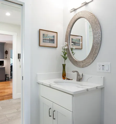22 Kendall Lane Raymond NH 03077