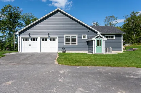 22 Kendall Lane Raymond NH 03077