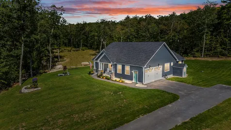 22 Kendall Lane Raymond NH 03077