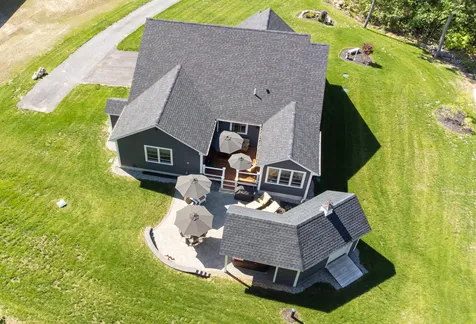 22 Kendall Lane Raymond NH 03077