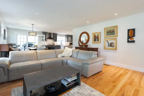 22 Kendall Lane Raymond NH 03077