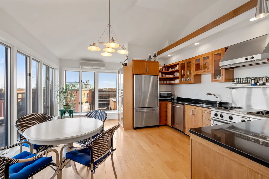 121 Bow Street Portsmouth NH 03801