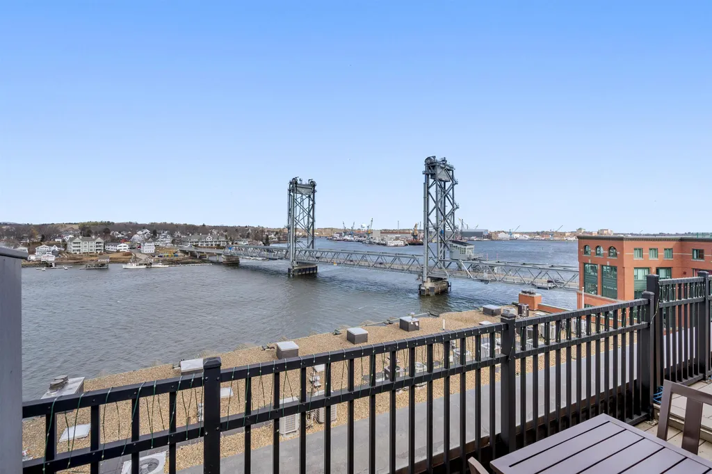 121 Bow Street Portsmouth NH 03801