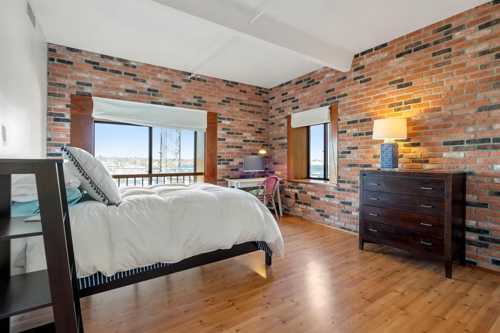 121 Bow Street Portsmouth NH 03801