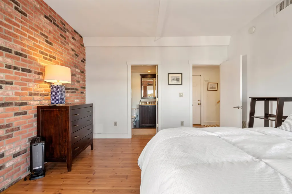 121 Bow Street Portsmouth NH 03801
