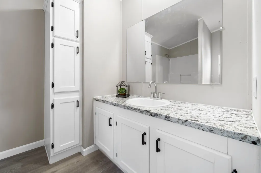 12 Roy Street Raymond NH 03077