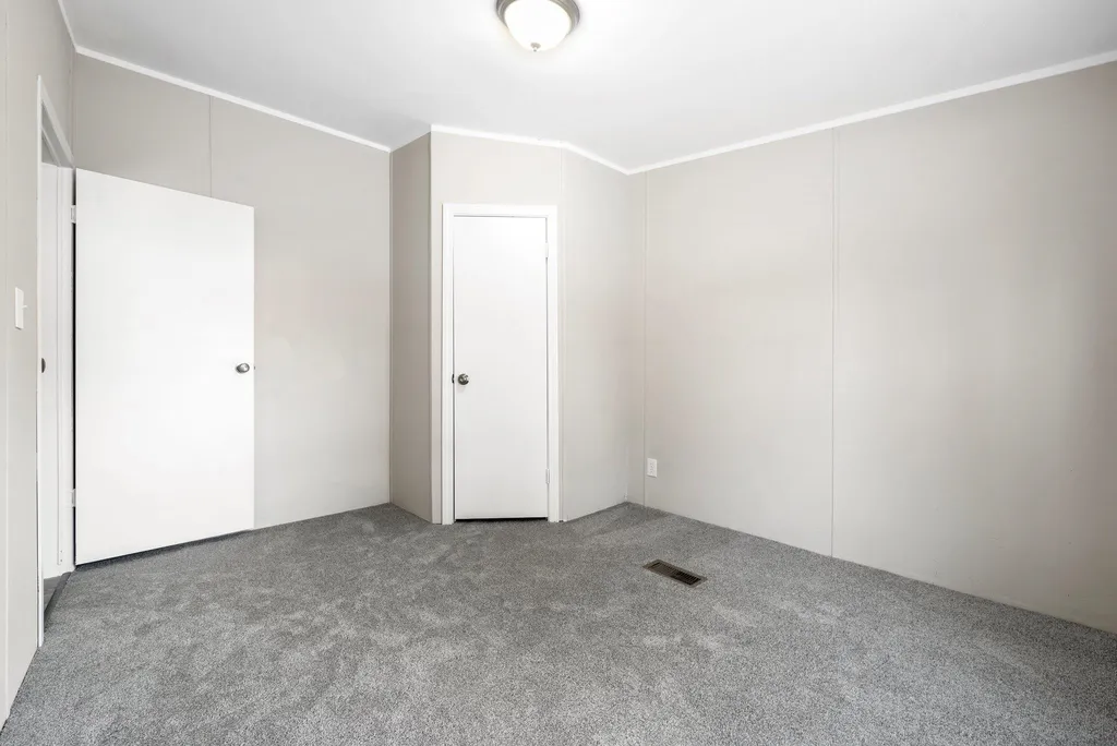 12 Roy Street Raymond NH 03077