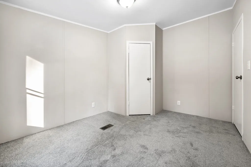 12 Roy Street Raymond NH 03077