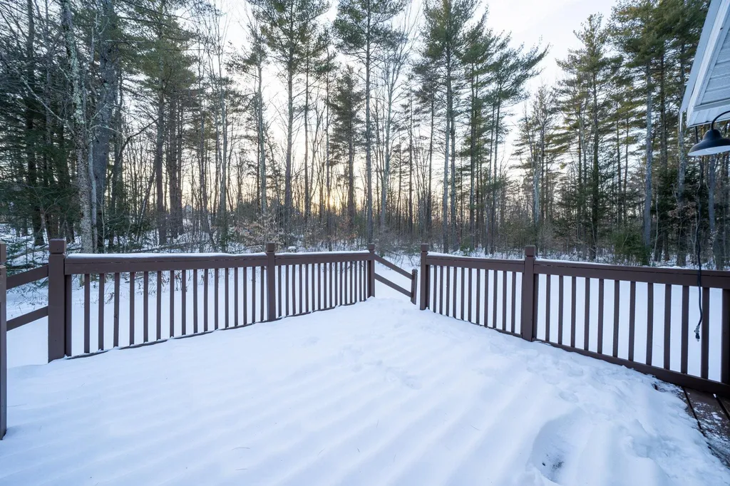 12 Roy Street Raymond NH 03077