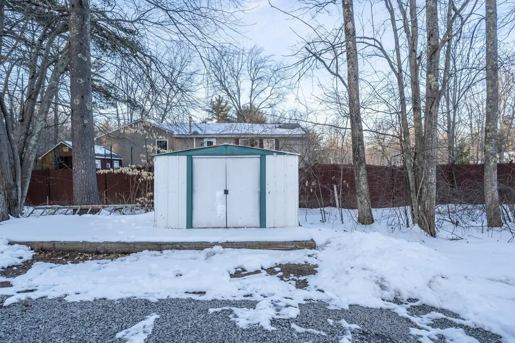 12 Roy Street Raymond NH 03077