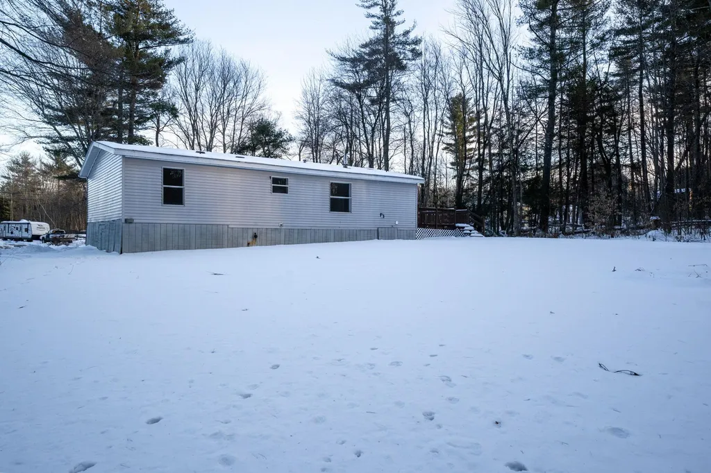 12 Roy Street Raymond NH 03077