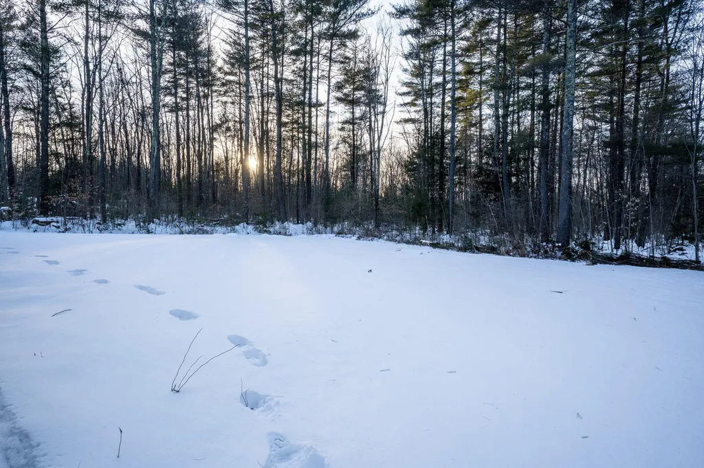 12 Roy Street Raymond NH 03077