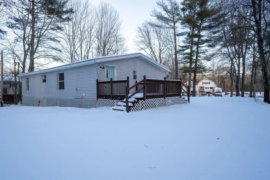 12 Roy Street Raymond NH 03077